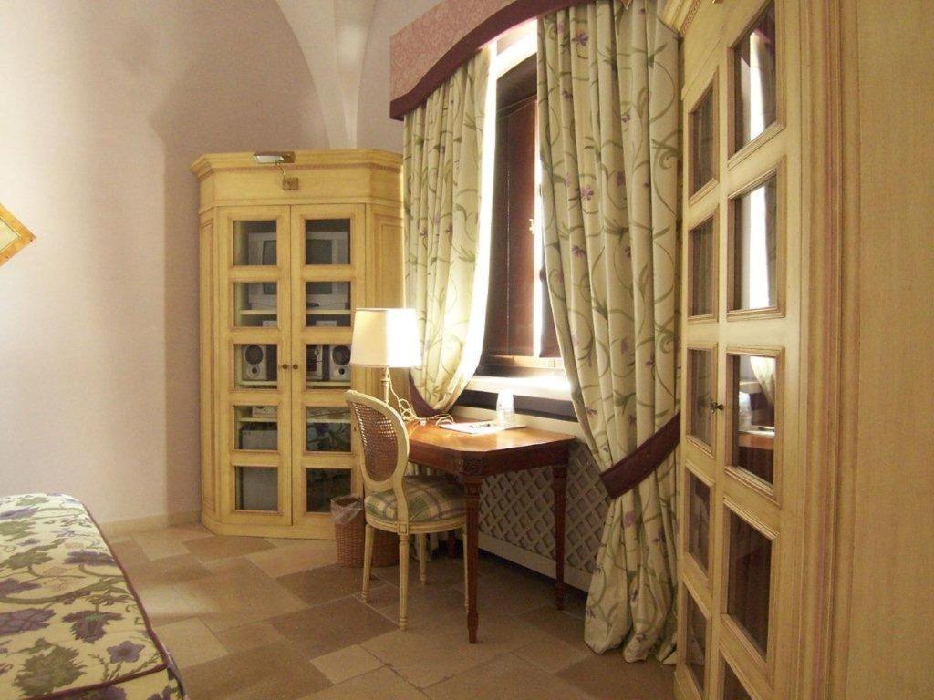 Hotel Saraceno Al Faro Taranto Quarto foto