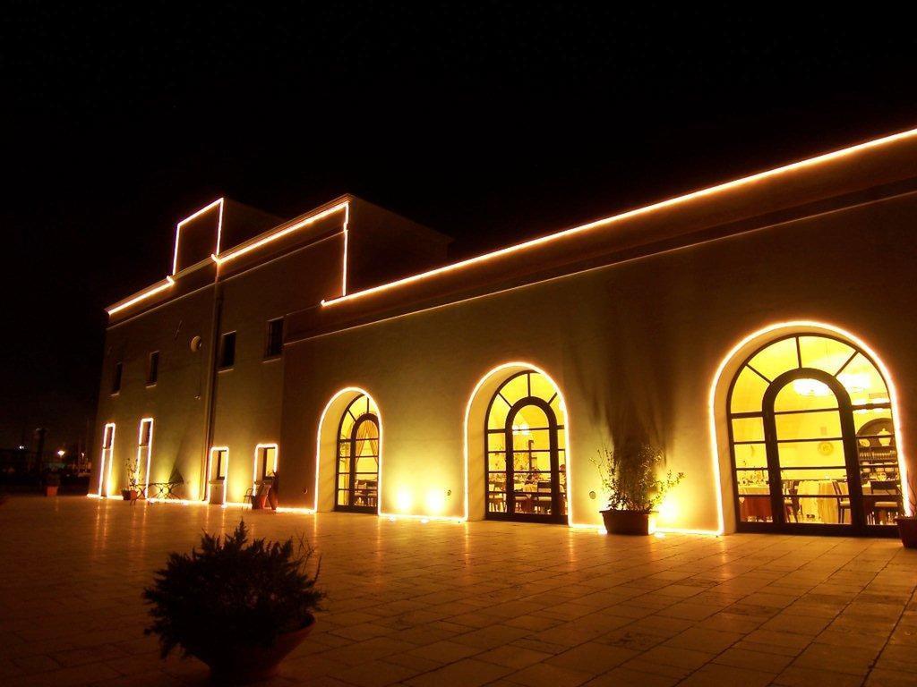 Hotel Saraceno Al Faro Taranto Exterior foto