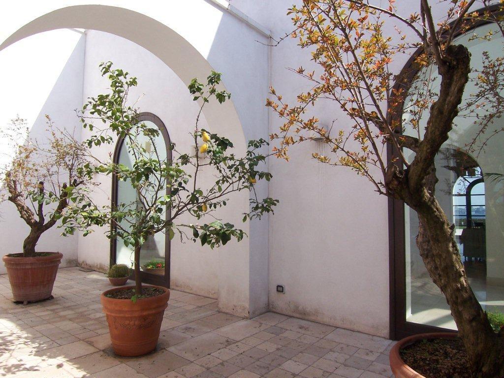 Hotel Saraceno Al Faro Taranto Exterior foto