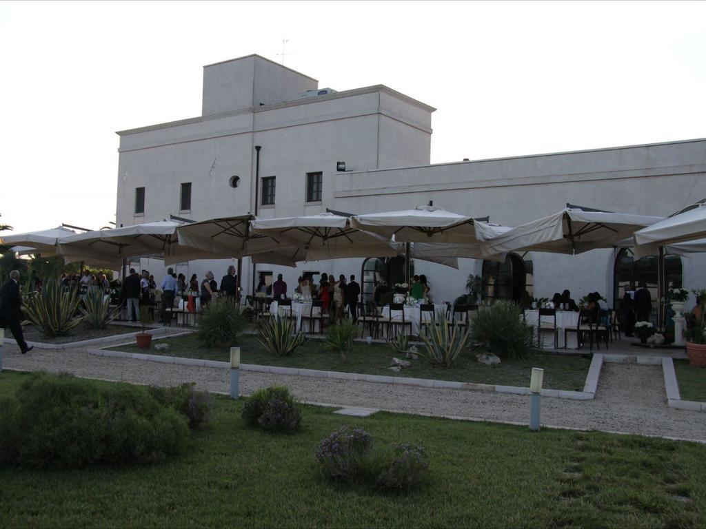 Hotel Saraceno Al Faro Taranto Exterior foto