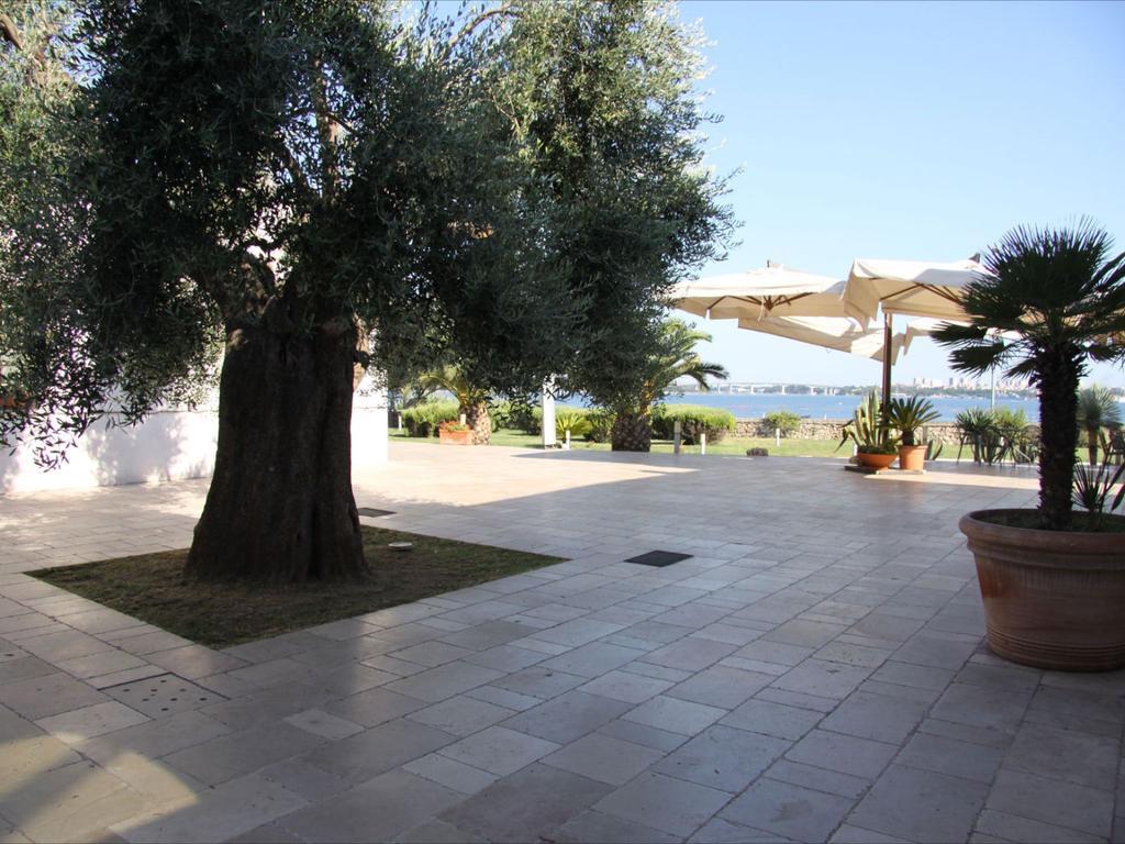 Hotel Saraceno Al Faro Taranto Exterior foto